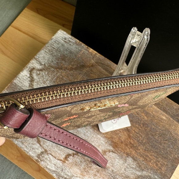 Coach Wildflowers Print Wristlet - Picture 3 of 11